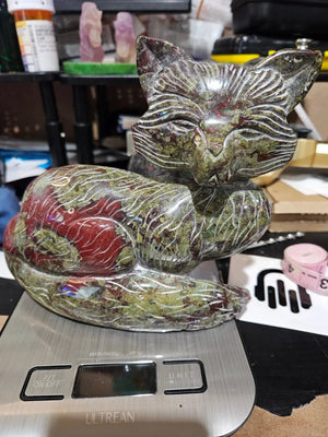 Dragons Blood Fox | Large |  7" width x 6.5" height | 4.4 Lbs | 70.3 oz The Foxes Den