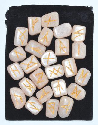 Runes Moonstone Rune Set