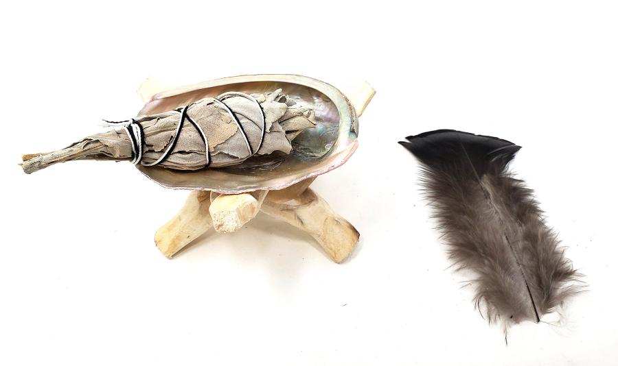 Travelers White Sage Smudging Kit - Shell, Sage, Tripod, Feather. ( Mini Size)